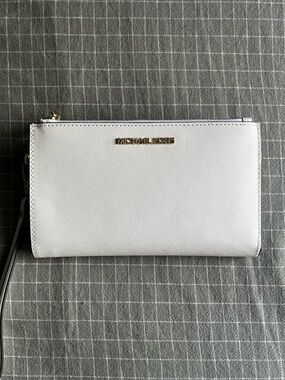 Michael Kors White Saffiano Leather Wristlet Clutch Wallet